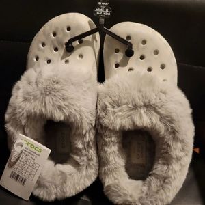 Crocs size 6
